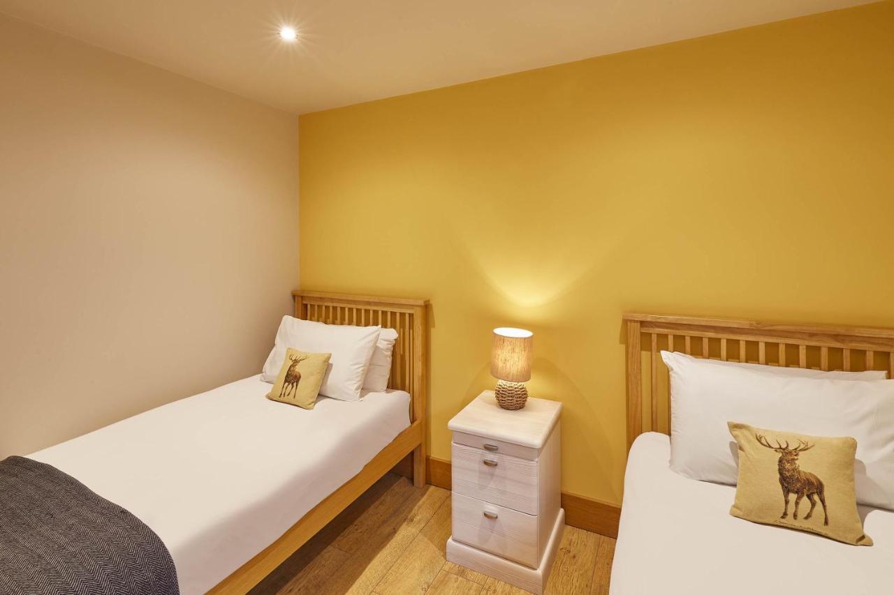Host & Stay - Simon Howe Lodge 휫비 외부 사진