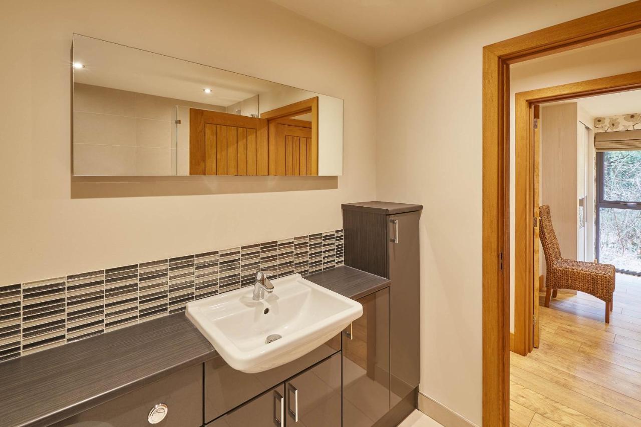 Host & Stay - Simon Howe Lodge 휫비 외부 사진